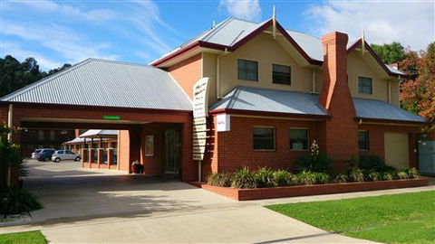 Murray Waters Motor Inn & Apartments - Hervey Bay Accommodation 0