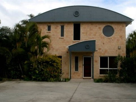 Beach House Redcliffe - Hervey Bay Accommodation 0
