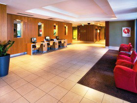 Travelodge Hotel Garden City Brisbane - Hervey Bay Accommodation 1