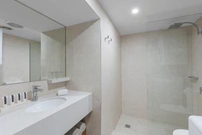 Canterbury International Hotel - Hervey Bay Accommodation 3