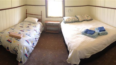 Twin Palms Cottage - Hervey Bay Accommodation 0