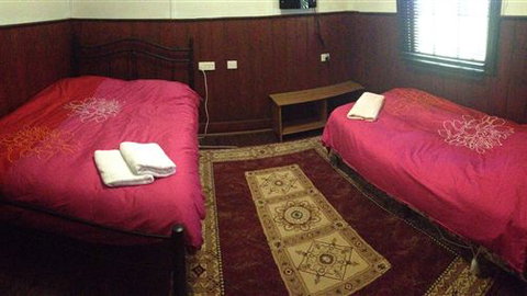 Twin Palms Cottage - Hervey Bay Accommodation 2