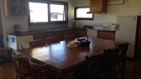 Twin Palms Cottage - Hervey Bay Accommodation 3