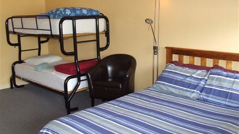 Warrnambool Beach Backpackers - Tourism Hervey Bay 1