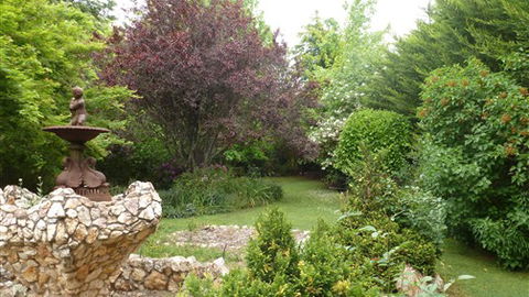 Annie's Garden Retreat - Tourism Hervey Bay 3