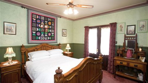 Barwood House Beechworth - Hervey Bay Accommodation 3