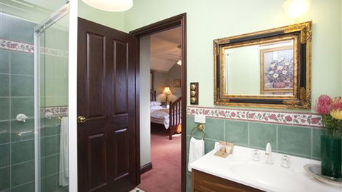 Barwood House Beechworth - Hervey Bay Accommodation 5