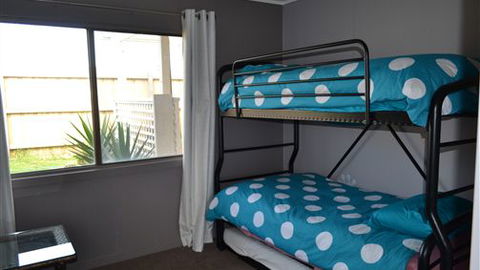 House On The Hill Port Campbell - Hervey Bay Accommodation 1