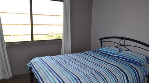 House On The Hill Port Campbell - Hervey Bay Accommodation 2