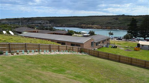 House On The Hill Port Campbell - Hervey Bay Accommodation 7