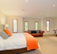 Newington Lake House - Hervey Bay Accommodation
