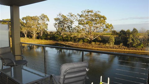 Gippsland Lakehouse - Hervey Bay Accommodation 1