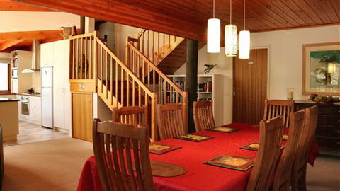 MannaGum Alpine Lodge - Hervey Bay Accommodation 3