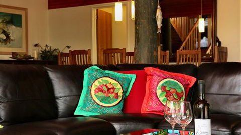 MannaGum Alpine Lodge - Hervey Bay Accommodation 6