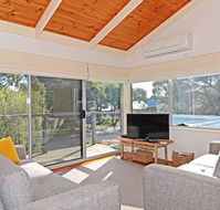 Barrakee Beach House - Anglesea - Hervey Bay Accommodation