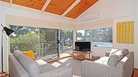 Barrakee Beach House - Anglesea - Hervey Bay Accommodation 0
