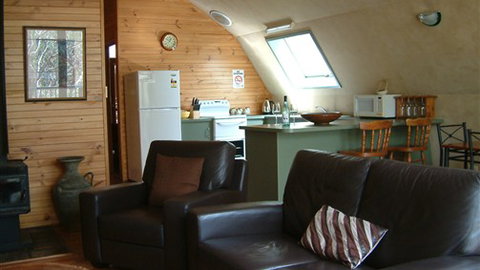 Halls Gap Hideaway - Hervey Bay Accommodation 0