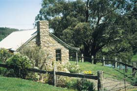 Adelaide Hills Country Cottages - Gum Tree Cottage - Hervey Bay Accommodation 0