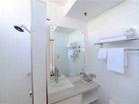 Ibis Styles Adelaide Grosvenor Hotel - Hervey Bay Accommodation 2