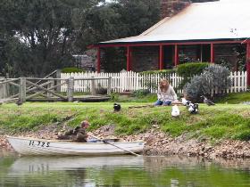 Stonewell Cottages And Vineyards - Hervey Bay Accommodation 0