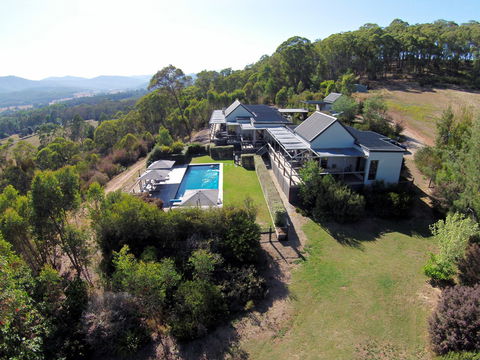 215 Mt Buffalo - Hervey Bay Accommodation 0