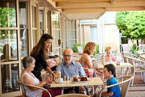 Abbey Beach Resort - Tourism Hervey Bay 10