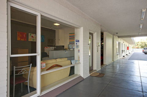 Hello Adelaide Motel + Apartments - Hervey Bay Accommodation 1