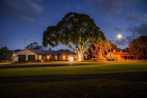 Alexander Cameron Suites - Hervey Bay Accommodation 0