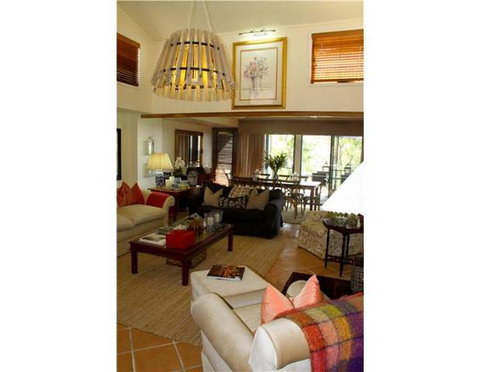 Arabella On Buderim Guesthouse - Hervey Bay Accommodation 1