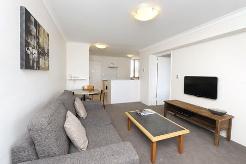 Assured Waterside Apartments - Hervey Bay Accommodation 4