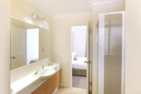 Assured Waterside Apartments - Hervey Bay Accommodation 7