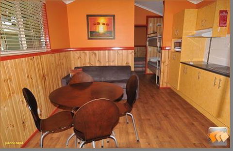 Aussie Outback Oasis Cabin & Van Village - Tourism Hervey Bay 3