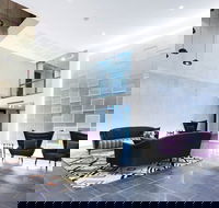 Avenue Hotel Canberra - Hervey Bay Accommodation