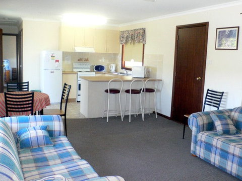 Back O' Bourke Accommodation - Hervey Bay Accommodation 0