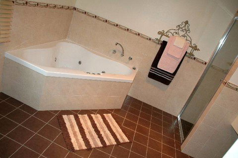 Wombat Lodge - Hervey Bay Accommodation 1