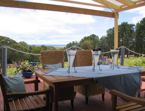 Blue Grape Vineyard Accommodation - Hervey Bay Accommodation 0