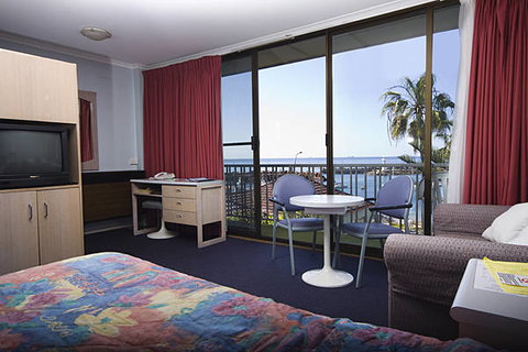 Boat Harbour Motel - Tourism Hervey Bay 0