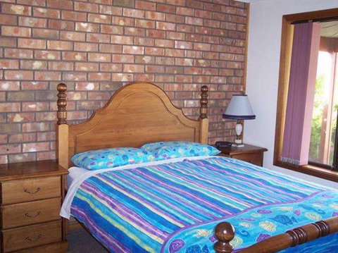 Bott's Beach Retreat - Hervey Bay Accommodation 1