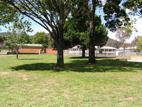 Canberra Carotel Motel & Caravan Park - Hervey Bay Accommodation 3