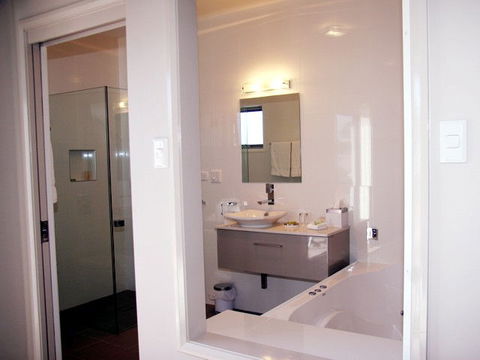 Chaucer Palms Boutique Bed & Breakfast - Hervey Bay Accommodation 3