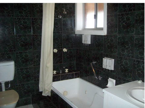 Cobar Motor Inn - Hervey Bay Accommodation 2