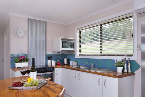 Jacaranda Cottages - Hervey Bay Accommodation 8