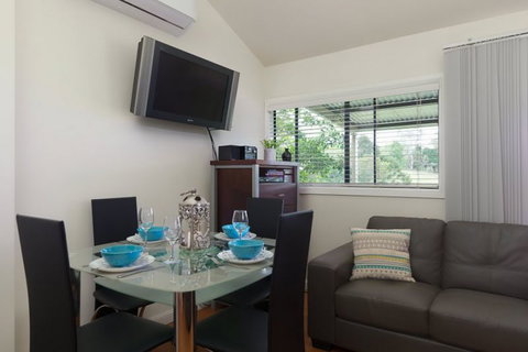 Jacaranda Cottages - Hervey Bay Accommodation 2