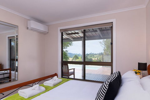 Jacaranda Cottages - Hervey Bay Accommodation 12