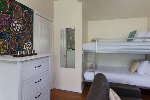 Jacaranda Cottages - Hervey Bay Accommodation 5