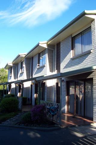 Davey Place Holiday Town Houses - Hervey Bay Accommodation 0