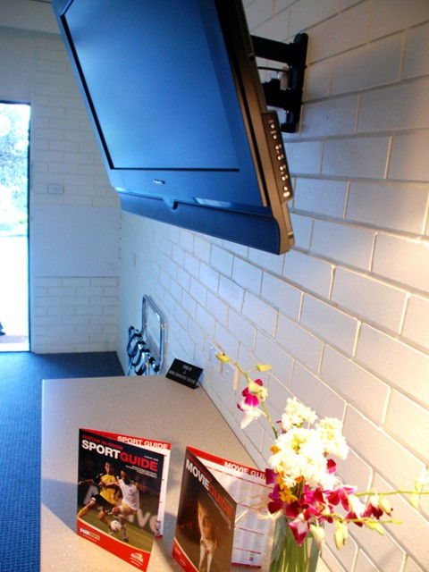 Econo Lodge Statesman Ararat - Hervey Bay Accommodation 1