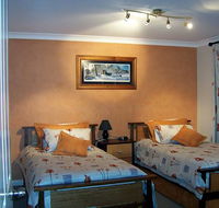 Elm Cottage - Tumut - Hervey Bay Accommodation