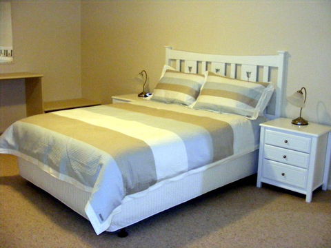 Fairways Bed & Breakfast At Jerilderie - Hervey Bay Accommodation 1