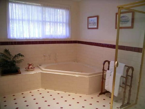 Fernglade On Menzies - Hervey Bay Accommodation 2